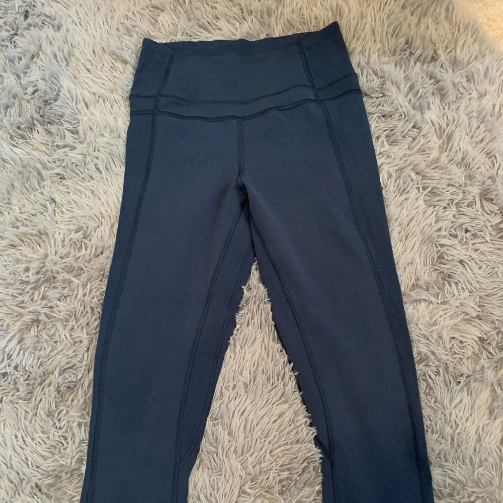 ❌SOLD❌ Lululemon Navy Cropped Leggings
